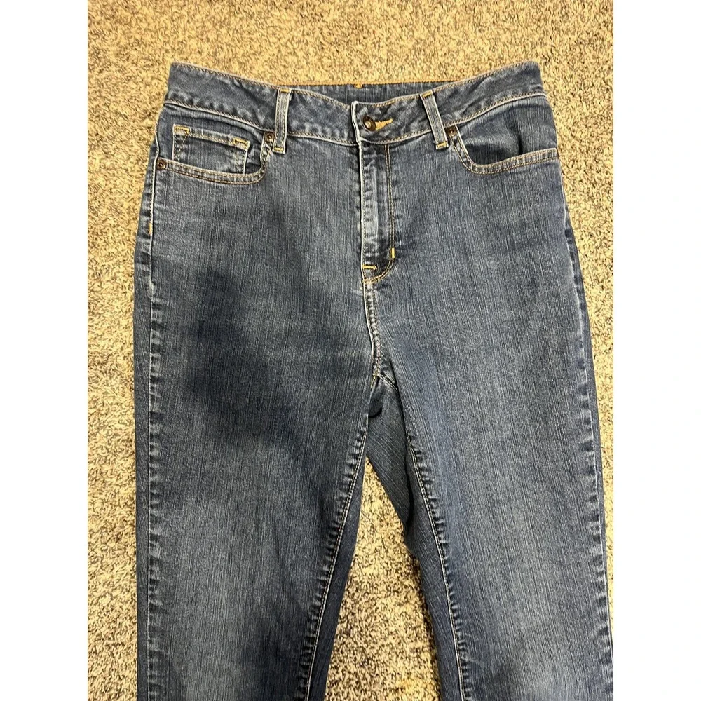 L.L. Bean Jeans Womens 8 Classic Fit Medium Wash Blue Straight‎ Stretch Denim